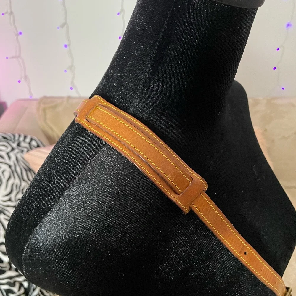 Louis Vuitton Chantilly crossbody bag - Picture 14 of 14